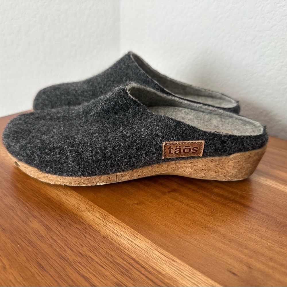 Taos Footwear Charcoal Wool Slippers